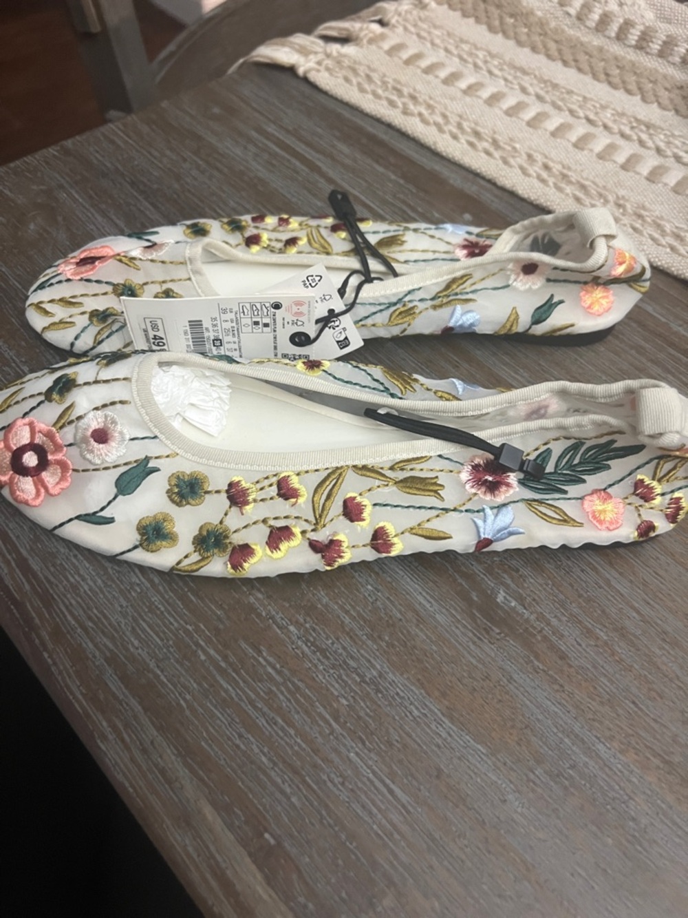 Zara Cream Ballet Flats with Multicolor Floral Embroidery - Picture 3 of 3